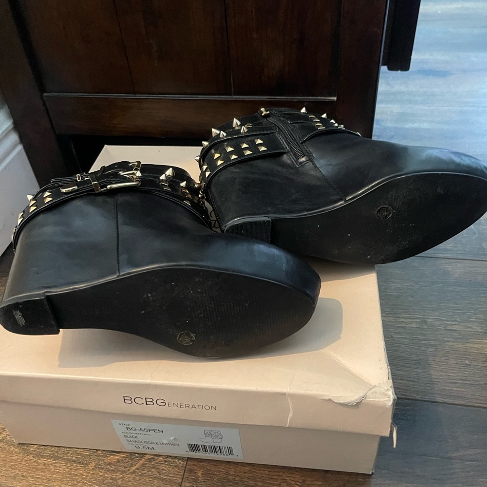 Bcbg ankle booties - Picture 4 of 6